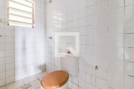Banheiro de casa de condomínio à venda com 1 quarto, 100m² em Campo Novo, Porto Alegre