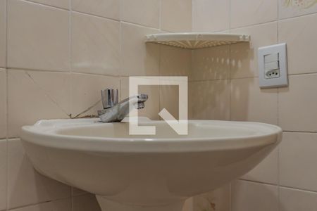 Banheiro de apartamento para alugar com 1 quarto, 45m² em Jardim do Salso, Porto Alegre
