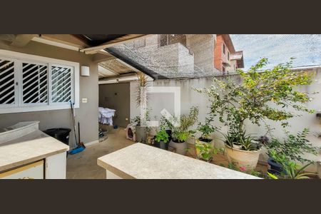 Casa à venda com 225m², 3 quartos e 3 vagas Casa à venda com 225m², 3 quartos e 3 vagasEspaço Gourmet