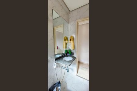 Casa à venda com 225m², 3 quartos e 3 vagas Casa à venda com 225m², 3 quartos e 3 vagasBanheiro