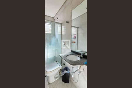 Casa à venda com 225m², 3 quartos e 3 vagas Casa à venda com 225m², 3 quartos e 3 vagasBanheiro