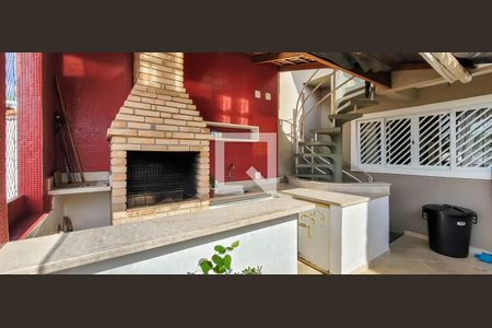 Casa à venda com 225m², 3 quartos e 3 vagas Casa à venda com 225m², 3 quartos e 3 vagasEspaço Gourmet