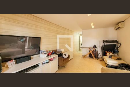 Casa à venda com 225m², 3 quartos e 3 vagas Casa à venda com 225m², 3 quartos e 3 vagasSala de Estar