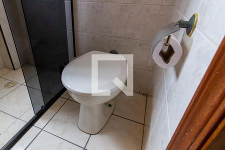 Detalhe do banheiro de apartamento para alugar com 1 quarto, 50m² em Guilhermina, Praia Grande