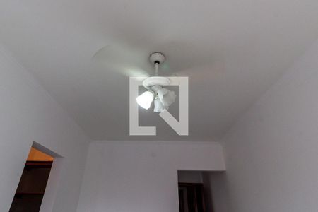 Detalhe da sala de apartamento para alugar com 1 quarto, 50m² em Guilhermina, Praia Grande