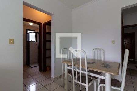 Detalhe da sala de apartamento para alugar com 1 quarto, 50m² em Guilhermina, Praia Grande