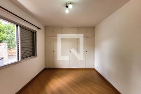 Casa à venda com 228m², 3 quartos e 3 vagas Casa à venda com 228m², 3 quartos e 3 vagasQuarto 3 - Suíte