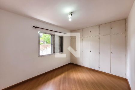 Casa à venda com 228m², 3 quartos e 3 vagas Casa à venda com 228m², 3 quartos e 3 vagasQuarto 3 - Suíte