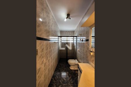 Casa à venda com 228m², 3 quartos e 3 vagas Casa à venda com 228m², 3 quartos e 3 vagasBanheiro Social