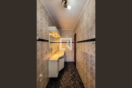 Casa à venda com 228m², 3 quartos e 3 vagas Casa à venda com 228m², 3 quartos e 3 vagasBanheiro Social