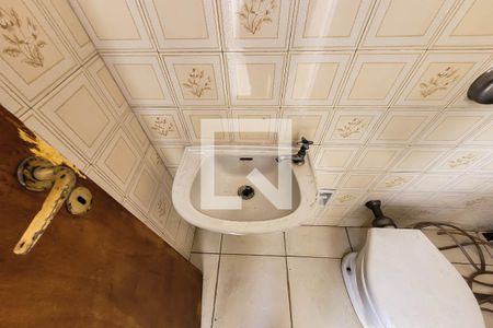 Casa à venda com 228m², 3 quartos e 3 vagas Casa à venda com 228m², 3 quartos e 3 vagasBanheiro de serviço