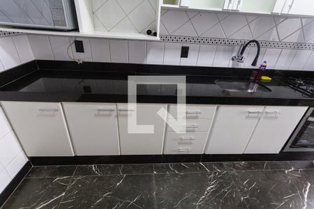 Apartamento para alugar com 73m², 2 quartos e 1 vaga Apartamento para alugar com 73m², 2 quartos e 1 vagaArmário da Cozinha