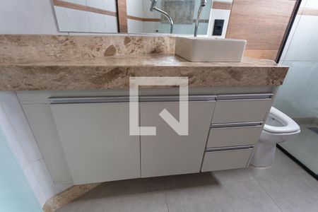 Apartamento para alugar com 73m², 2 quartos e 1 vaga Apartamento para alugar com 73m², 2 quartos e 1 vagaArmário do Banheiro da Suíte