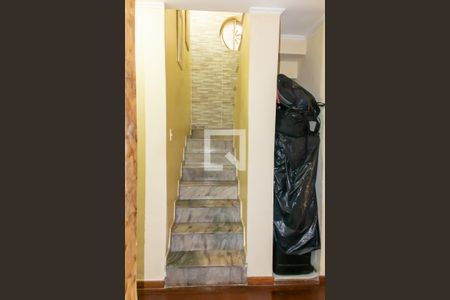 Casa à venda com 289m², 3 quartos e 3 vagasEscada