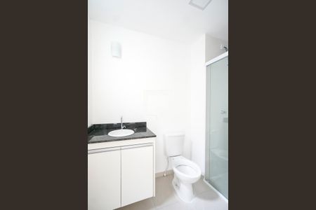 Banheiro social de kitnet/studio para alugar com 1 quarto, 25m² em Vila Formosa, São Paulo