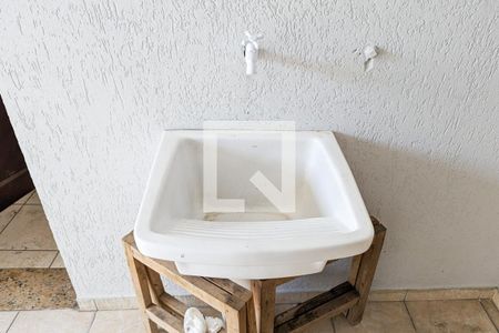 Casa à venda com 120m², 3 quartos e 2 vagas Casa à venda com 120m², 3 quartos e 2 vagasCasa 2 - Área de serviço 2