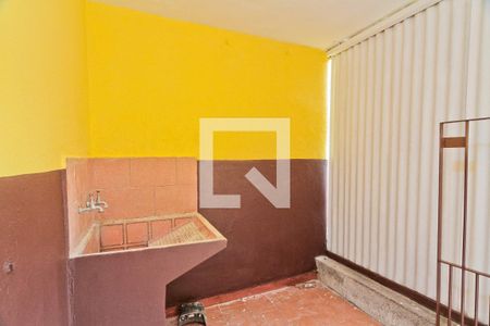 Área de Serviço de casa para alugar com 2 quartos, 150m² em Jardim Mangalot, São Paulo