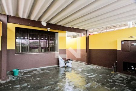Garagem de casa para alugar com 2 quartos, 150m² em Jardim Mangalot, São Paulo