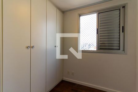 Apartamento à venda com 115m², 3 quartos e 2 vagasQuarto 2