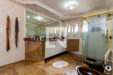 Casa à venda com 250m², 3 quartos e 4 vagas Casa à venda com 250m², 3 quartos e 4 vagasBanheiro - Suíte Master