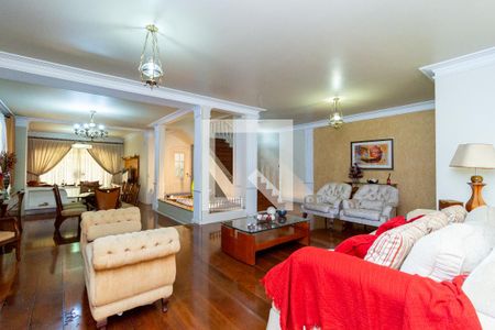 Casa à venda com 250m², 3 quartos e 4 vagas Casa à venda com 250m², 3 quartos e 4 vagasSala de Estar 1