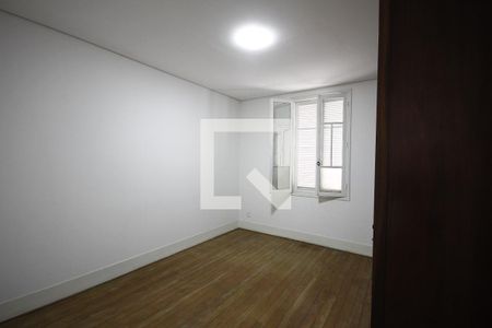 Casa à venda com 180m², 4 quartos e 3 vagasQuarto 2