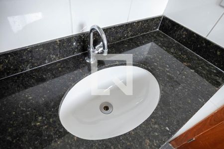 Apartamento para alugar com 47m², 2 quartos e 2 vagasBanheiro da suíte 
