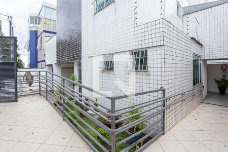 Apartamento para alugar com 47m², 2 quartos e 2 vagasEntrada