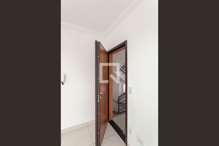 Apartamento para alugar com 47m², 2 quartos e 2 vagasSala - Porta blindada 