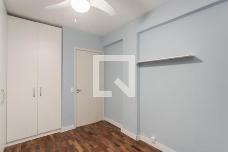 Quarto de apartamento à venda com 1 quarto, 52m² em Jardim do Salso, Porto Alegre