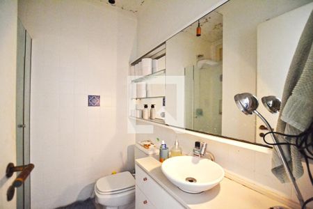 Banheiro de apartamento para alugar com 1 quarto, 94m² em Jardim Botânico, Porto Alegre