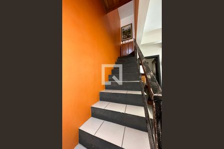 Escada de casa à venda com 2 quartos, 69m² em Rondônia, Novo Hamburgo