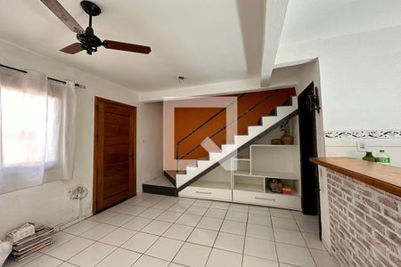 Sala de Estar de casa à venda com 2 quartos, 69m² em Rondônia, Novo Hamburgo