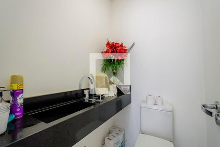 Casa para alugar com 490m², 3 quartos e 4 vagas Casa para alugar com 490m², 3 quartos e 4 vagasBanheiro 2