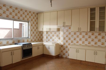 Casa à venda com 290m², 3 quartos e 6 vagasCOZINHA
