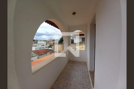 Casa à venda com 394m², 3 quartos e 1 vagaVaranda