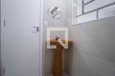 Banheiro de casa de condomínio para alugar com 1 quarto, 50m² em Vila Libanesa, São Paulo