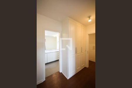 Apartamento para alugar com 200m², 2 quartos e 3 vagasArmário da suíte 2