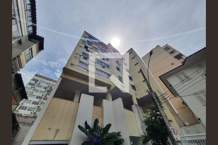 Apartamento para alugar com 71m², 2 quartos e 1 vaga Apartamento para alugar com 71m², 2 quartos e 1 vagaFachada