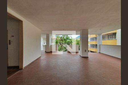 Apartamento para alugar com 71m², 2 quartos e 1 vaga Apartamento para alugar com 71m², 2 quartos e 1 vagaÁrea Comum - Playground