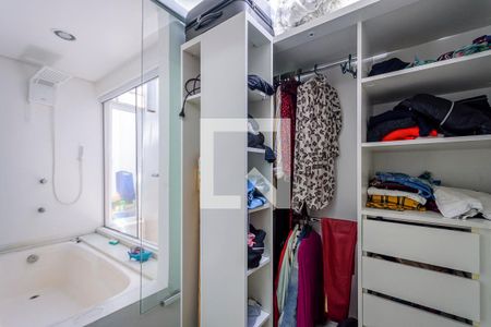 Apartamento à venda com 108m², 2 quartos e 1 vaga Apartamento à venda com 108m², 2 quartos e 1 vagaCloset da suíte