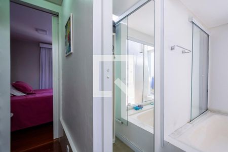 Apartamento à venda com 108m², 2 quartos e 1 vaga Apartamento à venda com 108m², 2 quartos e 1 vagaCloset da suíte