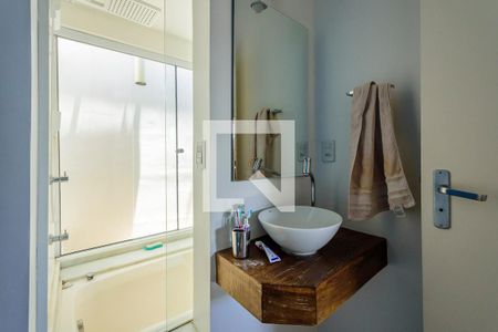 Apartamento à venda com 108m², 2 quartos e 1 vaga Apartamento à venda com 108m², 2 quartos e 1 vagaBanheiro da Suíte