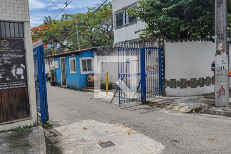 portaria de casa para alugar com 2 quartos, 70m² em Taquara, Rio de Janeiro