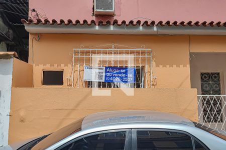 fachada de casa para alugar com 2 quartos, 70m² em Taquara, Rio de Janeiro