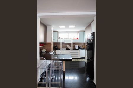 Apartamento à venda com 228m², 4 quartos e 2 vagasCozinha