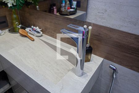 Apartamento à venda com 228m², 4 quartos e 2 vagasBanheiro da suíte 2