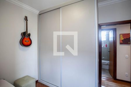 Apartamento à venda com 228m², 4 quartos e 2 vagasQuarto 1
