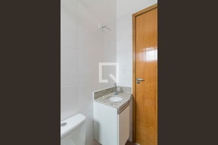 Banheiro da Suite de apartamento para alugar com 2 quartos, 64m² em Vila Pires, Santo André