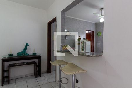 Detalhe da sala de apartamento para alugar com 1 quarto, 65m² em Caiçara, Praia Grande